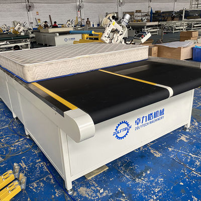 Der Matratzenbandrandmaschine 15-20pcs/h Commputerized automatisches Randnähen der Matratze 4KW automatisches leicht schlagendes