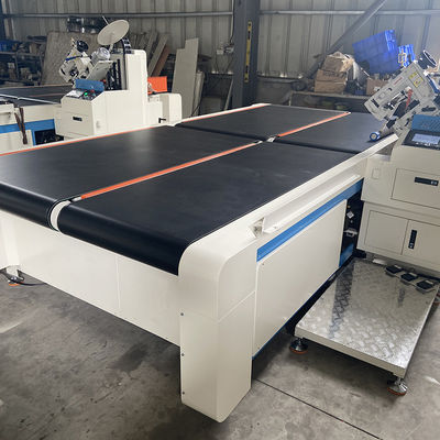 Automatische 15-20pcs/h Matratzenband Kantenmaschine Computerisiertes System 50-500mm Nähdicke Automatisches Umdrehen 4KW